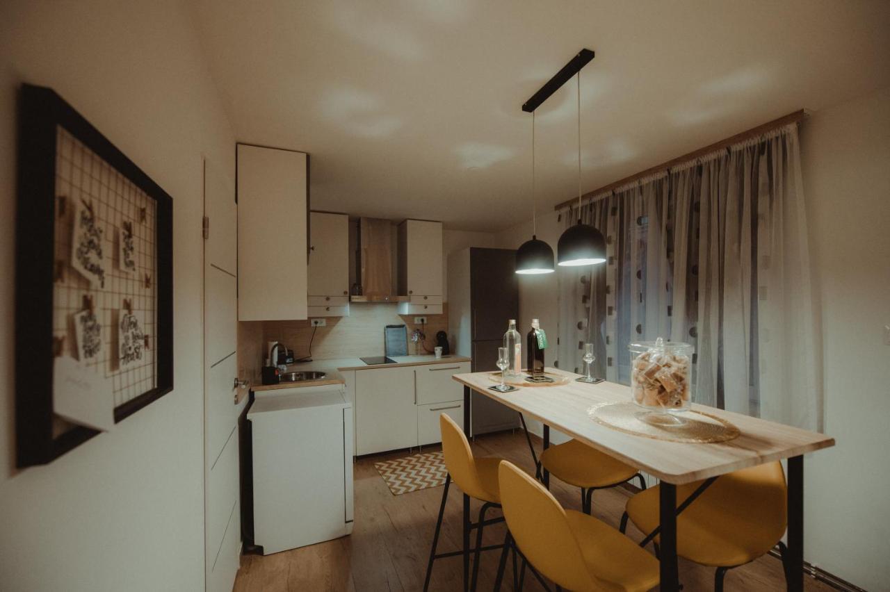 Kucica Apartman Ðakovo Kültér fotó