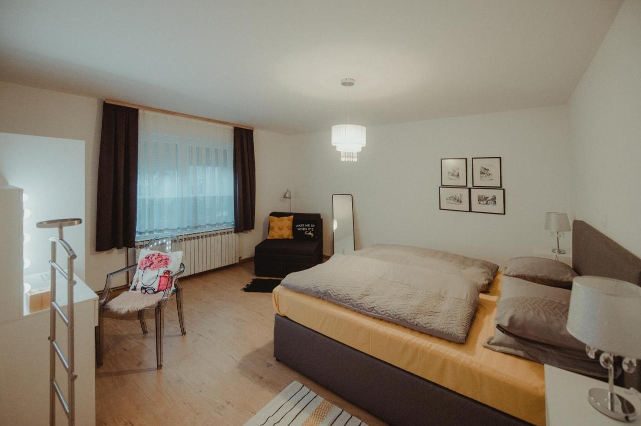 Kucica Apartman Ðakovo Kültér fotó