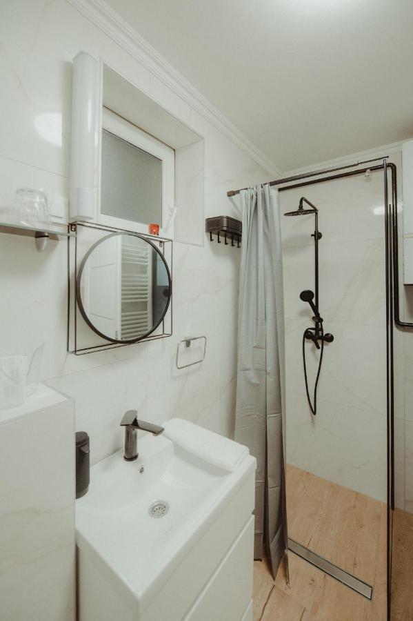 Kucica Apartman Ðakovo Kültér fotó