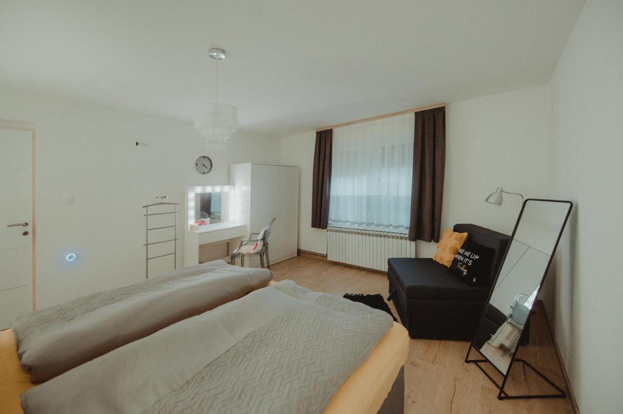 Kucica Apartman Ðakovo Kültér fotó